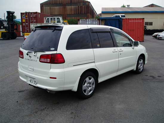 2001 Nissan Liberty Photos