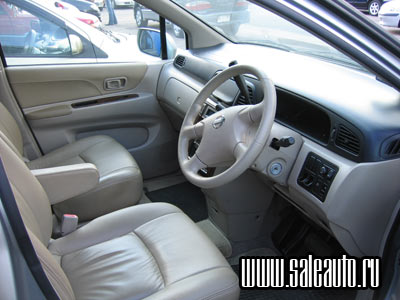 2001 Nissan Liberty Photos