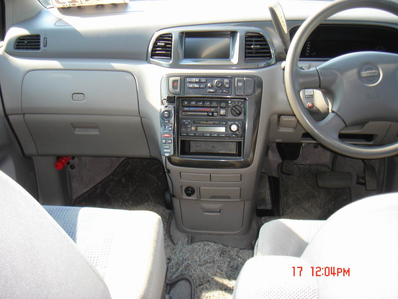 2001 Nissan Liberty Photos