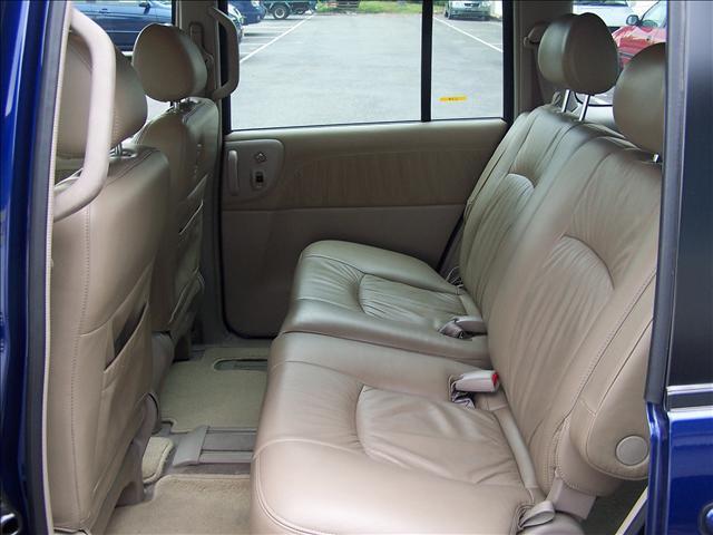 2001 Nissan Liberty Pictures