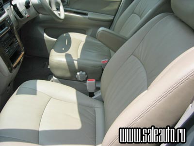 2001 Nissan Liberty Images