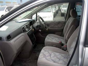 2001 Nissan Liberty Photos
