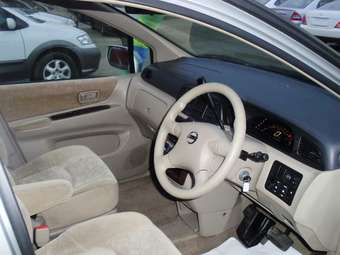 2001 Nissan Liberty Photos