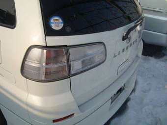 2001 Nissan Liberty Pictures