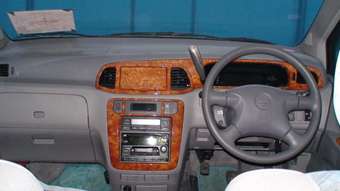 2001 Nissan Liberty Images