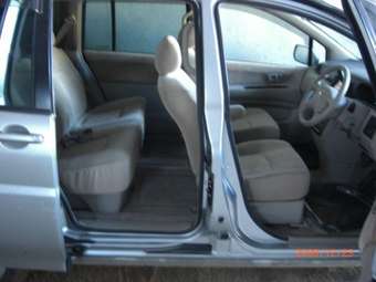 2001 Nissan Liberty Pictures