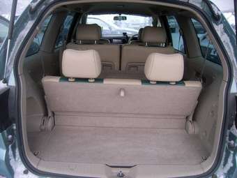 2001 Nissan Liberty Photos
