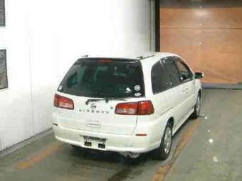 2001 Nissan Liberty Photos