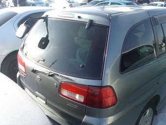 2001 Nissan Liberty Photos