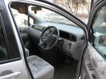 2001 Nissan Liberty Photos