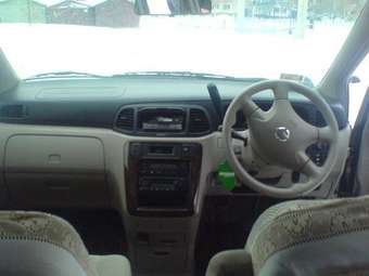2001 Nissan Liberty Photos