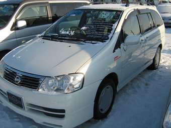 2001 Nissan Liberty Photos