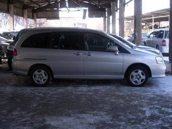 2001 Nissan Liberty Photos