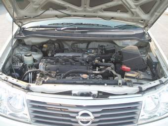 2001 Nissan Liberty Photos