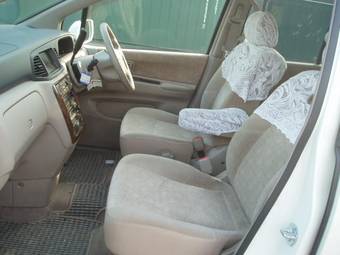 2001 Nissan Liberty Photos
