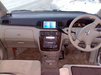 2001 Nissan Liberty Pictures