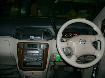 2001 Nissan Liberty Photos