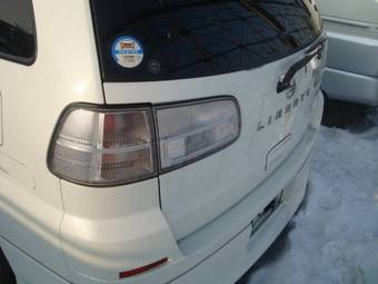 2001 Nissan Liberty Photos