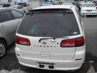 2001 Nissan Liberty Photos