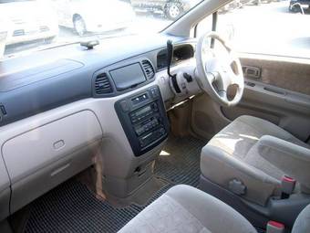 2001 Nissan Liberty Pictures