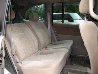 2001 Nissan Liberty Images