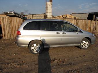 2001 Nissan Liberty Pictures