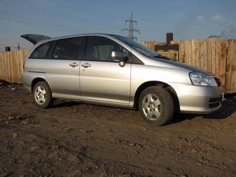 2001 Nissan Liberty Photos