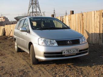 2001 Nissan Liberty Images