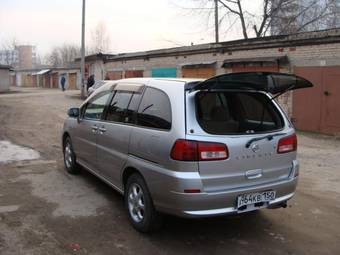 2001 Nissan Liberty Photos