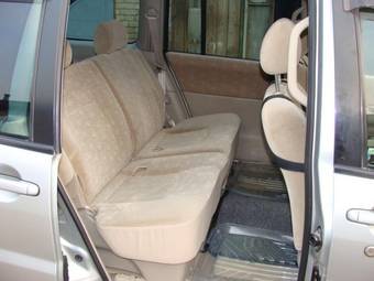 2001 Nissan Liberty Wallpapers
