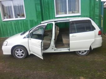 2001 Nissan Liberty Pictures