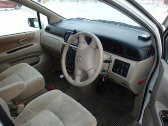 2001 Nissan Liberty Pictures