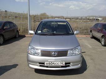 2001 Nissan Liberty Pictures