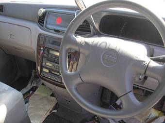 2001 Nissan Liberty Photos
