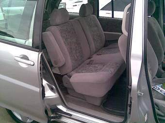 2001 Nissan Liberty Pictures