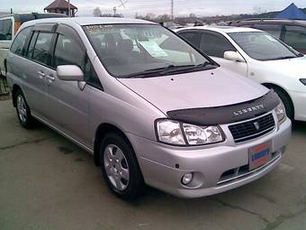 2001 Nissan Liberty Photos