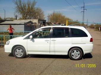 2001 Nissan Liberty Photos
