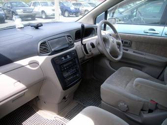 2001 Nissan Liberty Images