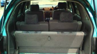 2001 Nissan Liberty Photos