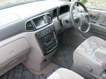 2001 Nissan Liberty Photos