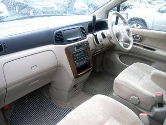 2001 Nissan Liberty Pics