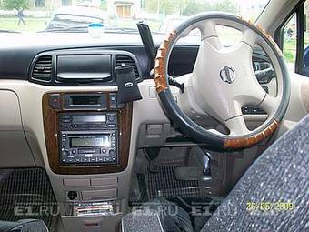 2001 Nissan Liberty Pictures