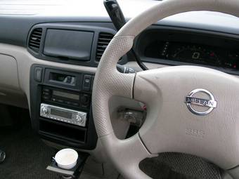 2001 Nissan Liberty Pictures