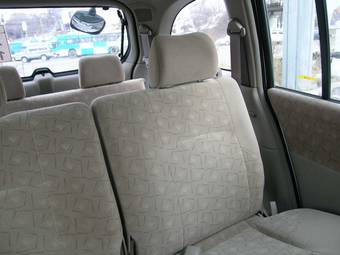 2001 Nissan Liberty Photos