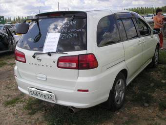 2001 Nissan Liberty Photos