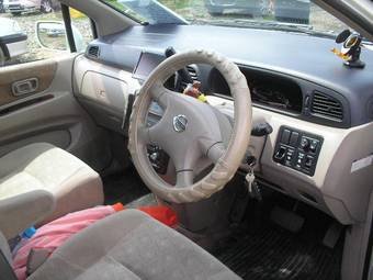 2001 Nissan Liberty Wallpapers