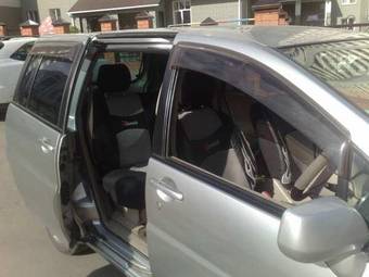 2001 Nissan Liberty Photos