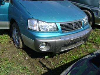 2001 Nissan Liberty Photos