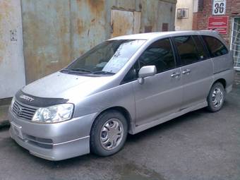 2001 Nissan Liberty Pictures