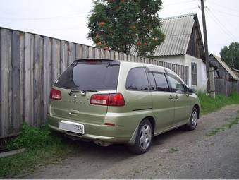 2001 Nissan Liberty Photos